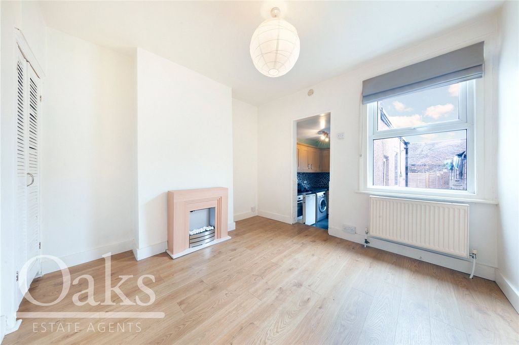 Property photo 3 of 8 Picture No. 05