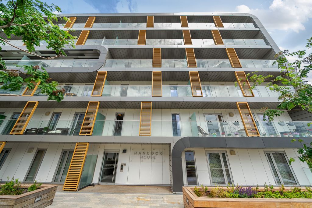 Property photo 1 of 15 External