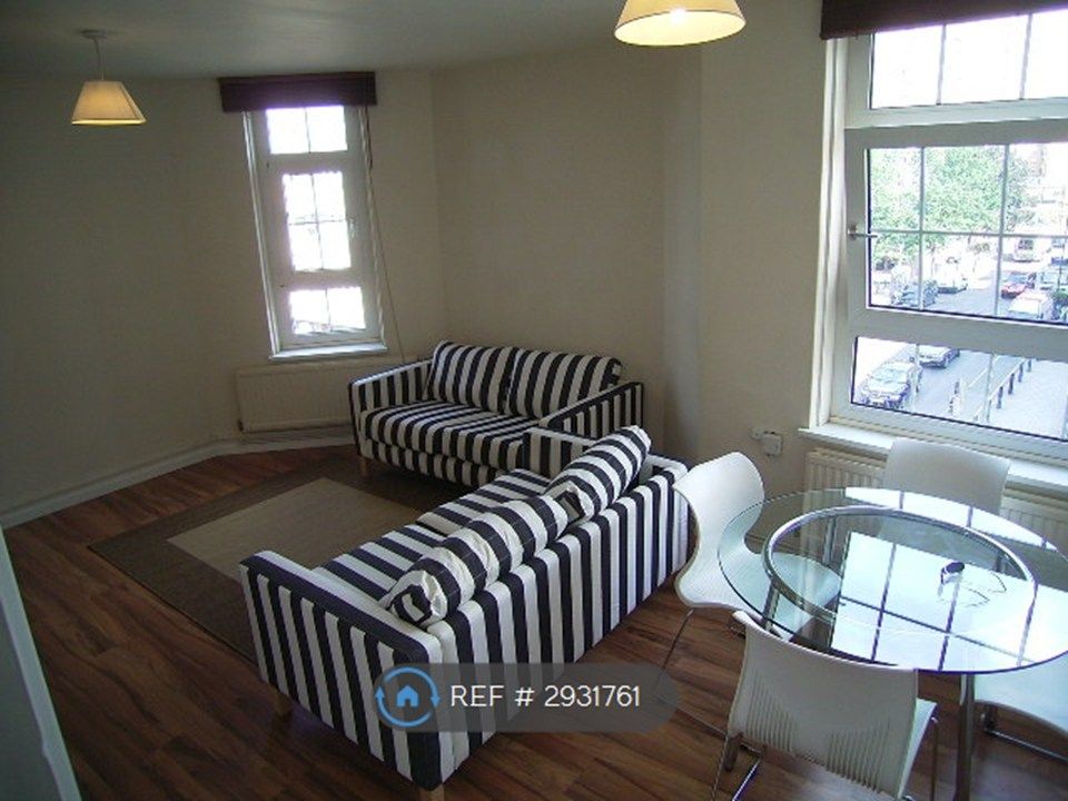 Property photo 1 of 15 Sittingroom
