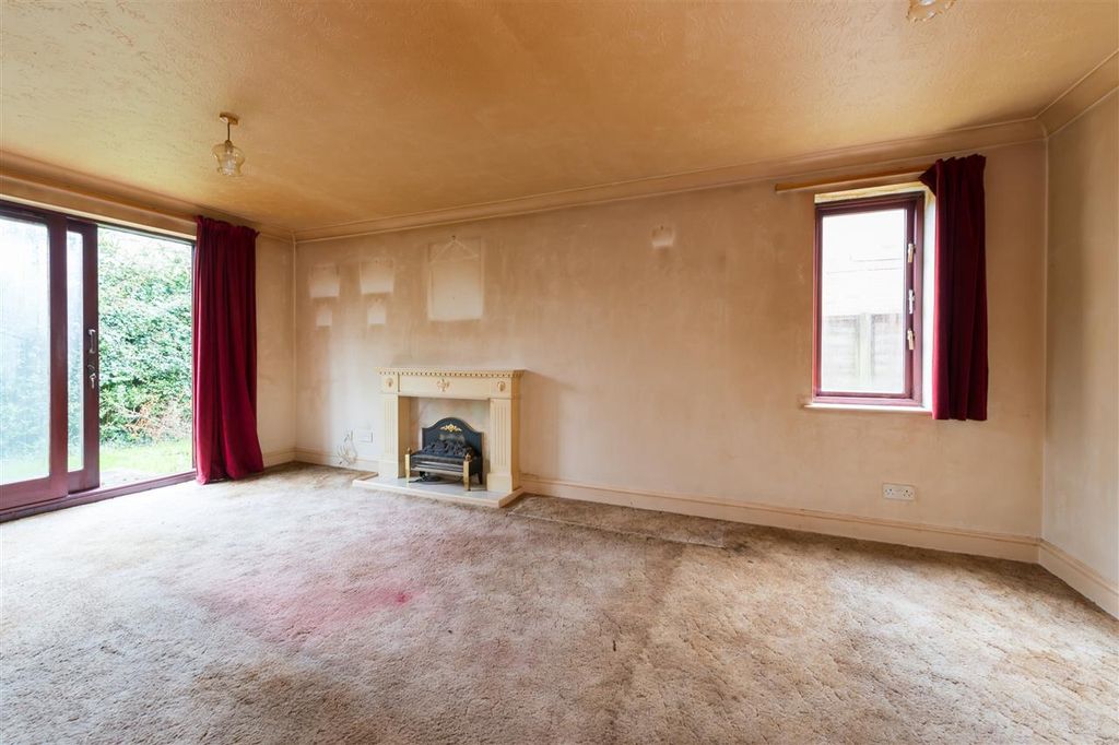 Property photo 2 of 13