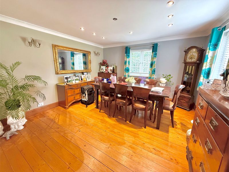 Property photo 3 of 32 Lounge/Diner
