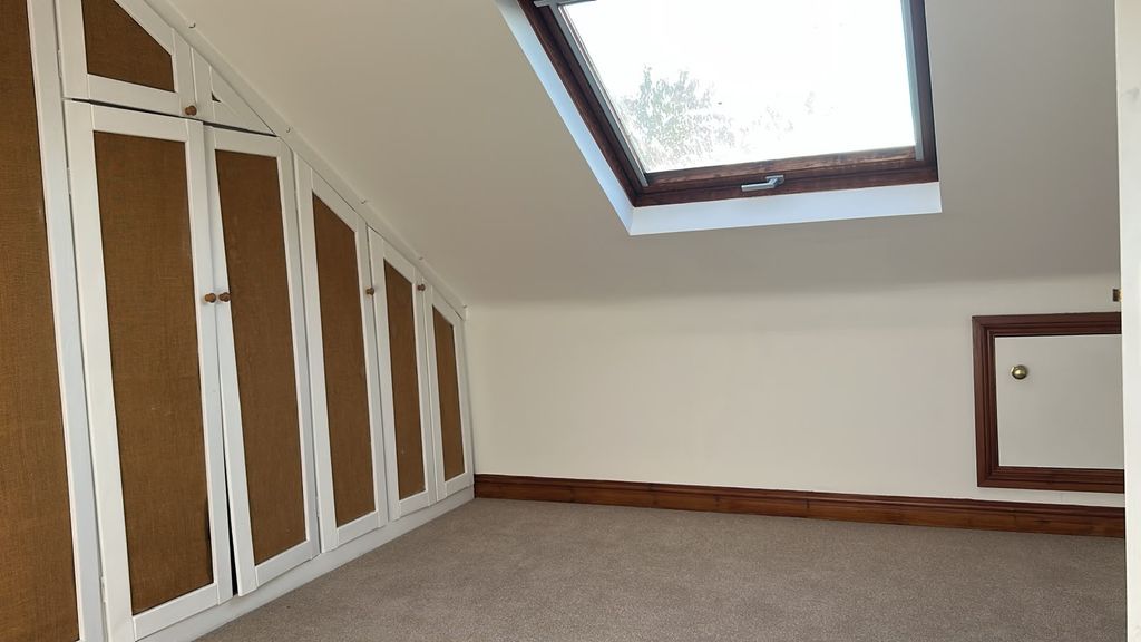 Property photo 3 of 3 Loft Room