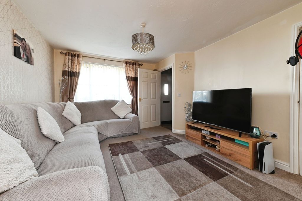 Property photo 2 of 19 Pbox-Img.Jpg