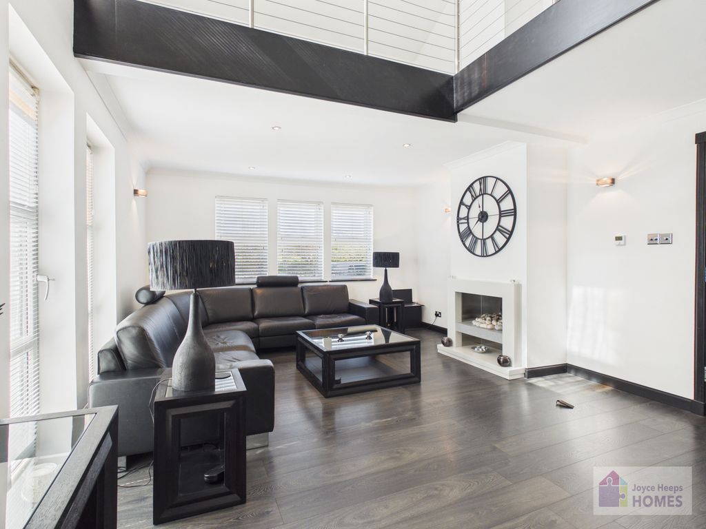 Property photo 2 of 51