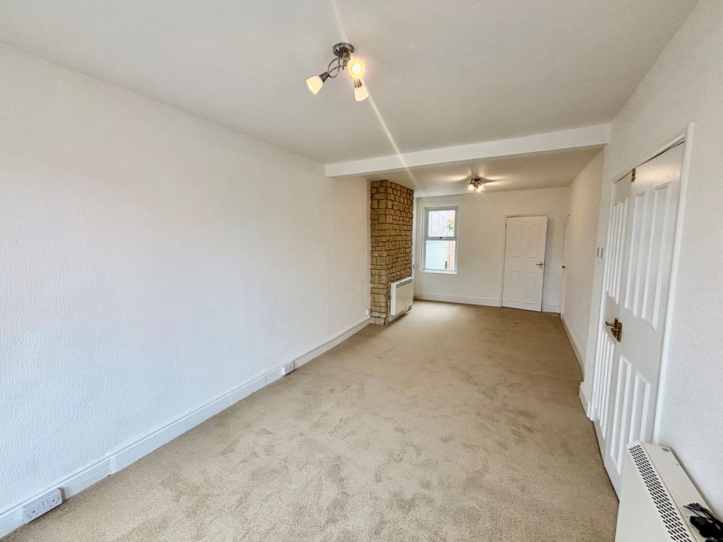 Property photo 2 of 10 Living Room