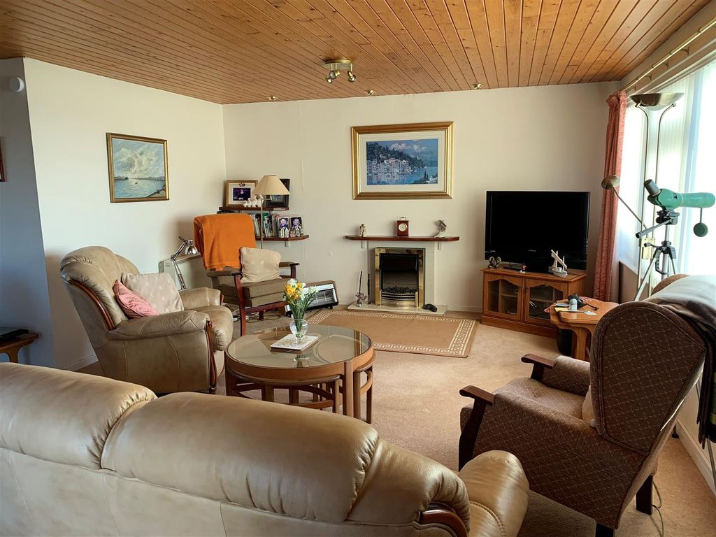 Property photo 2 of 28 Lounge,.Jpg