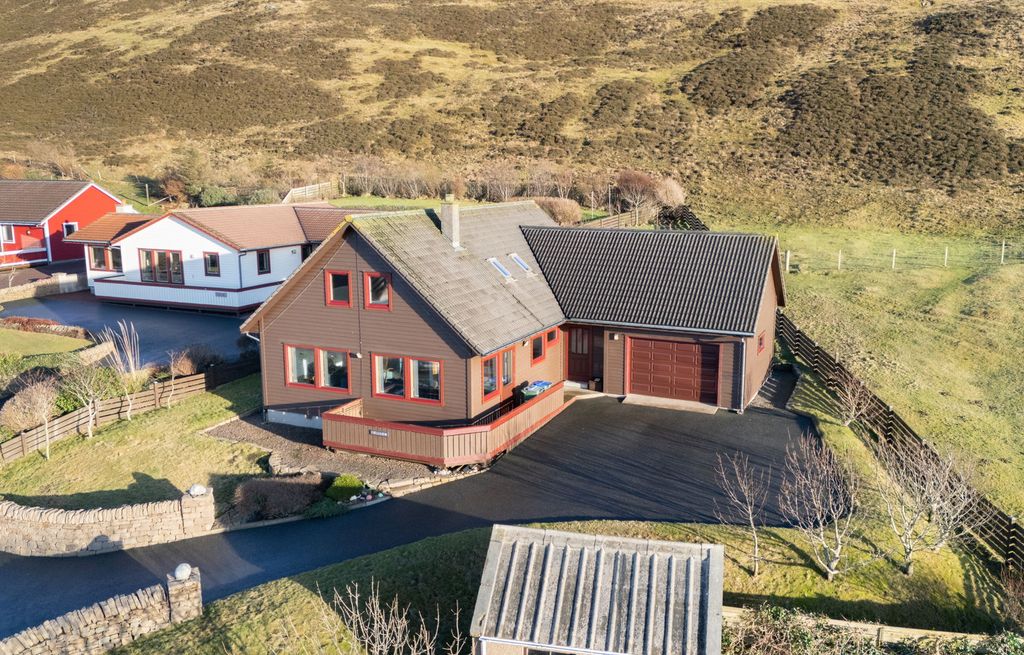 Property photo 1 of 43