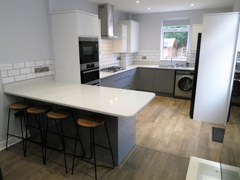 Property photo 2 of 30