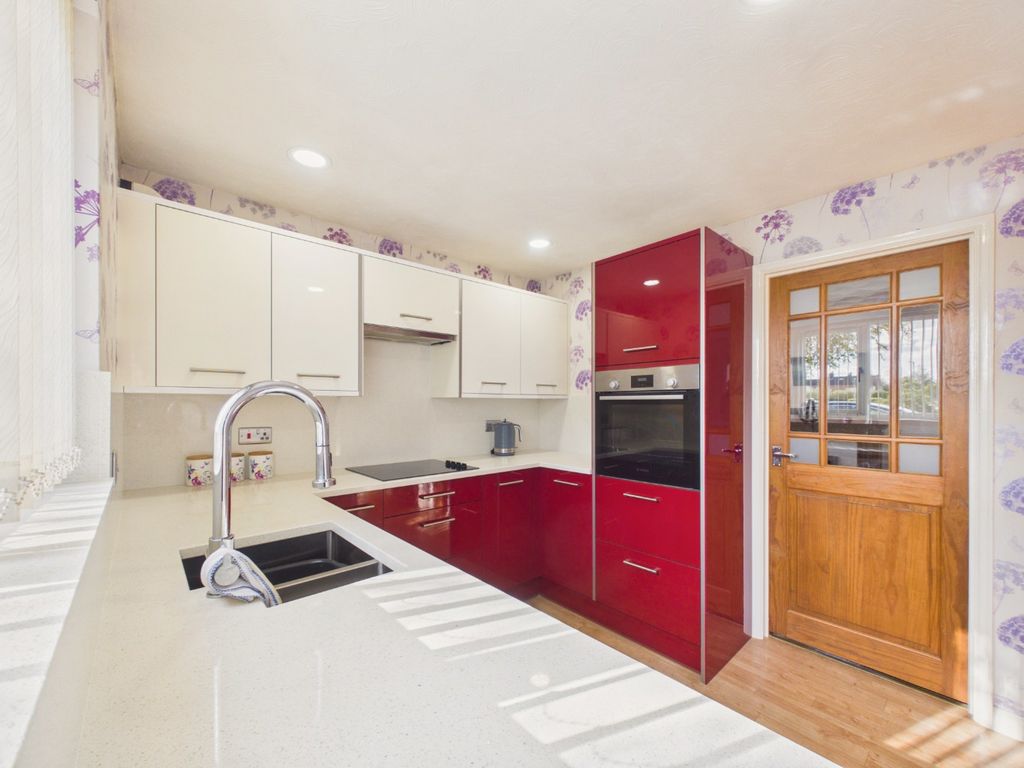 Property photo 2 of 16 5539824