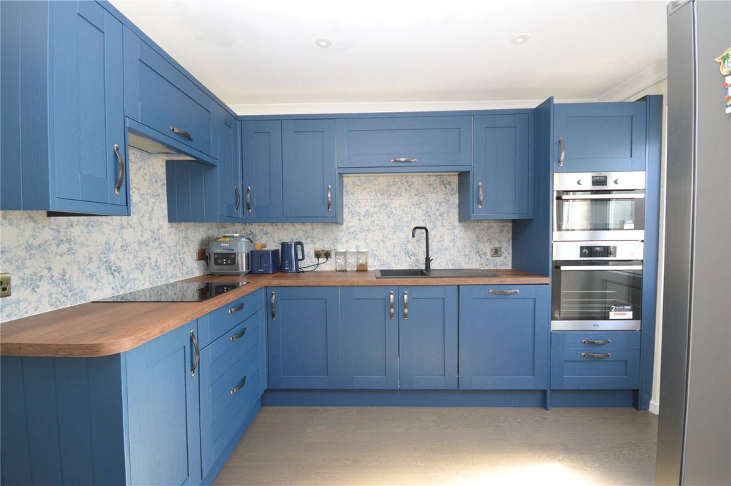 Property photo 2 of 11 Picture No. 19