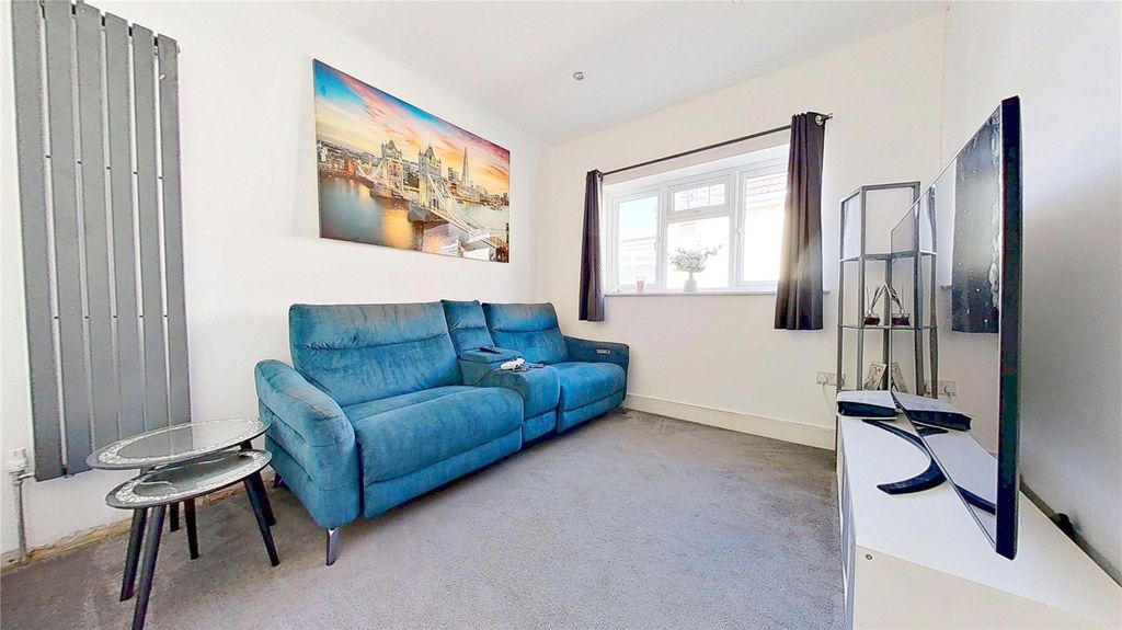 Property photo 2 of 13 Picture No. 24