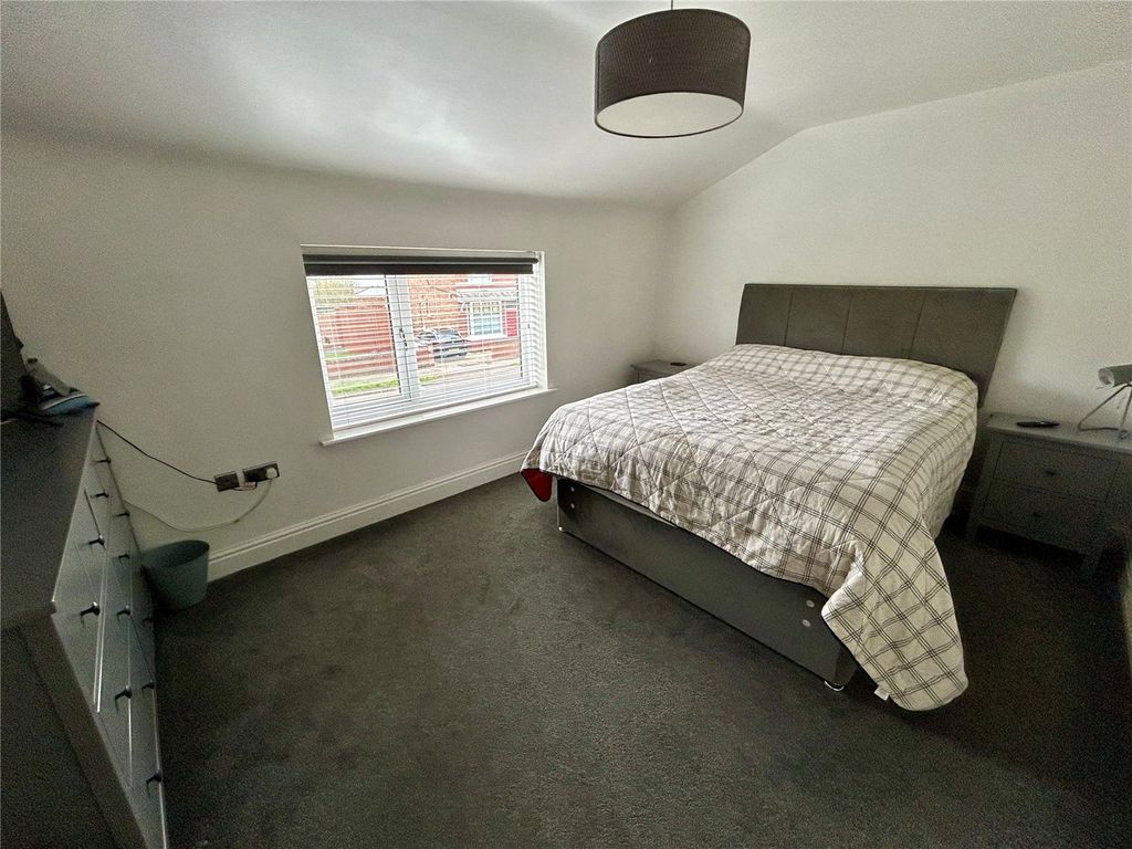 Property photo 3 of 19 Picture No. 35