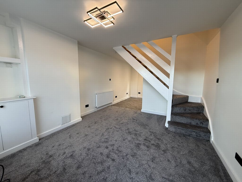 Property photo 2 of 11 Photo 3