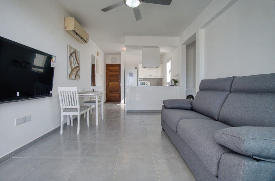 Property photo 2 of 33