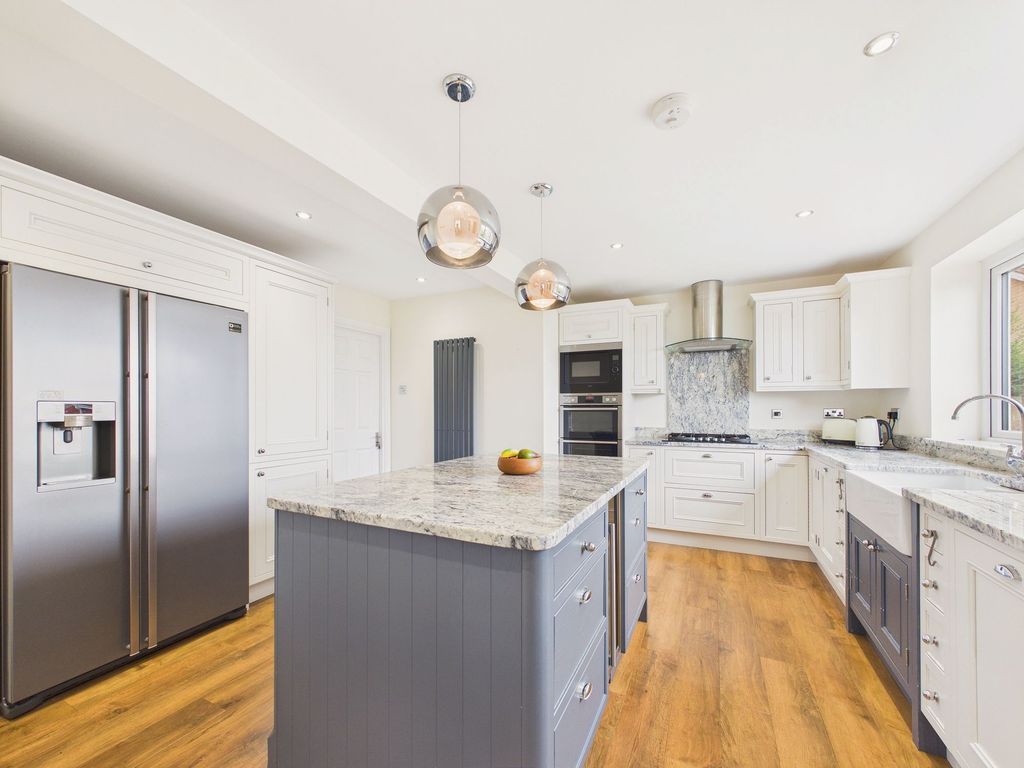 Property photo 2 of 16 Breakfasting Kitchen