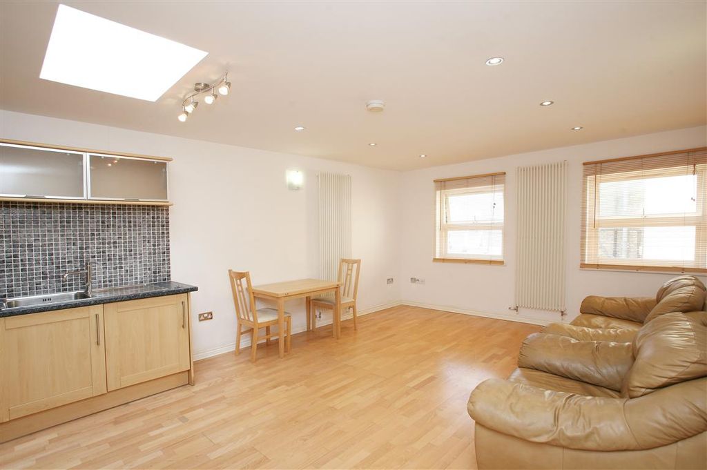 Property photo 2 of 4 Lounge