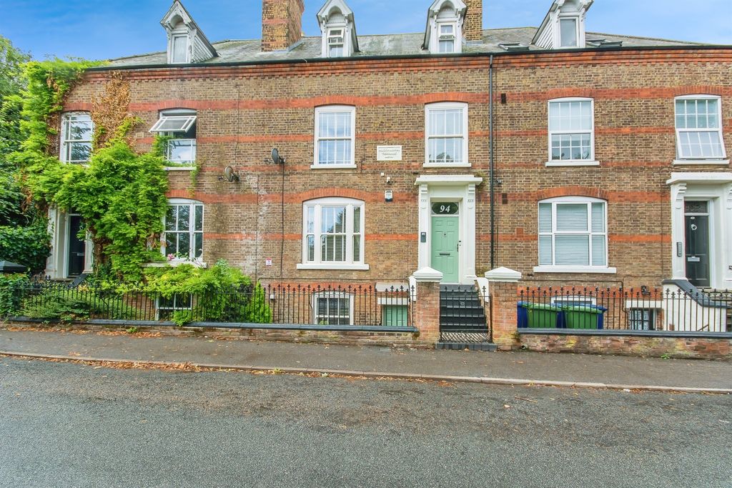 Property photo 1 of 33