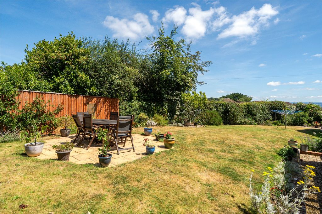 Property photo 2 of 16 Garden