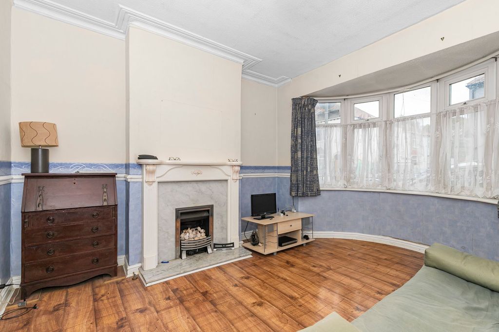 Property photo 2 of 18 Photo 6