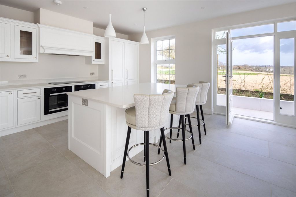 Property photo 3 of 20 Kitchen