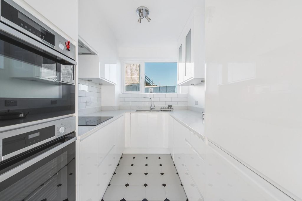 Property photo 3 of 11 Dene Court-6.Jpg