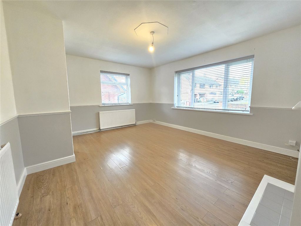 Property photo 2 of 17 Picture No. 02