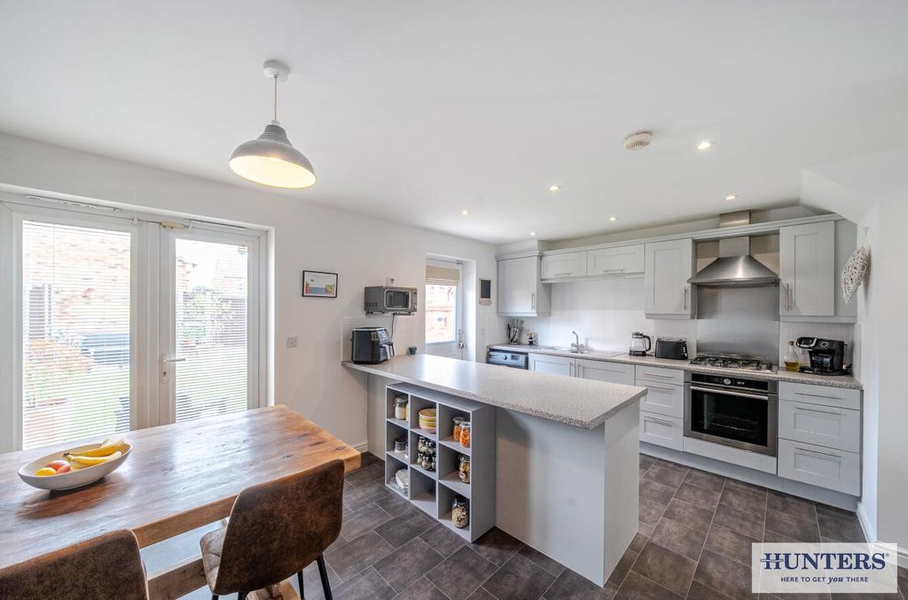 Property photo 3 of 23 556ce6Fd-5F9F-4c43-B847-42F5489c1F0c.Jpg