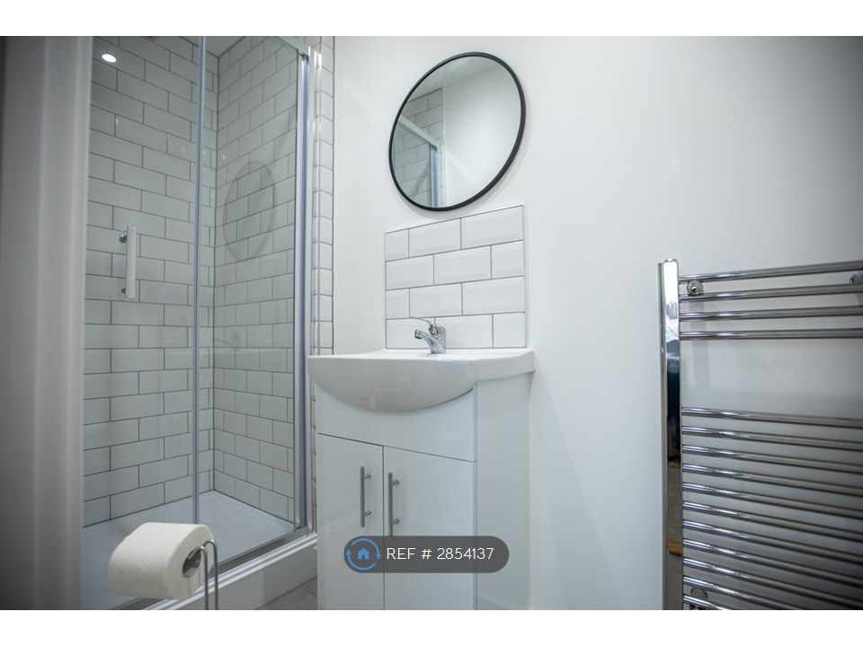 Property photo 2 of 5 Bedroom 1 Ensuite