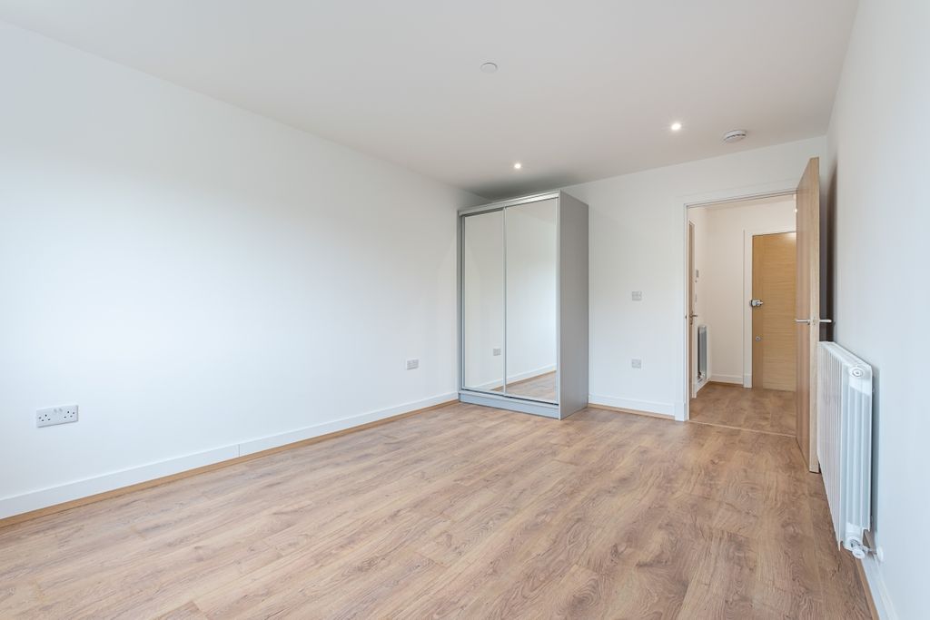 Property photo 3 of 8 Flat-159-Whytelea...