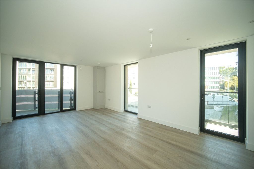 Additional image 5 of 2 bed flat for saleSavoy Place, Farnborough, Hampshire GU14