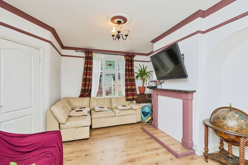 Property photo 2 of 17