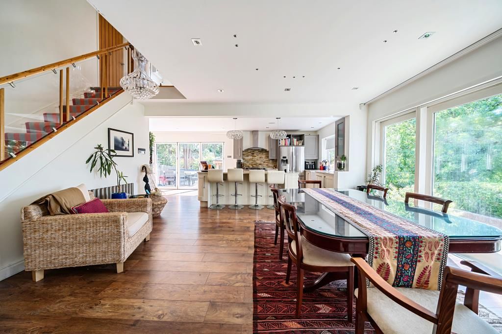 Property photo 2 of 33 Dining  / Kitchen