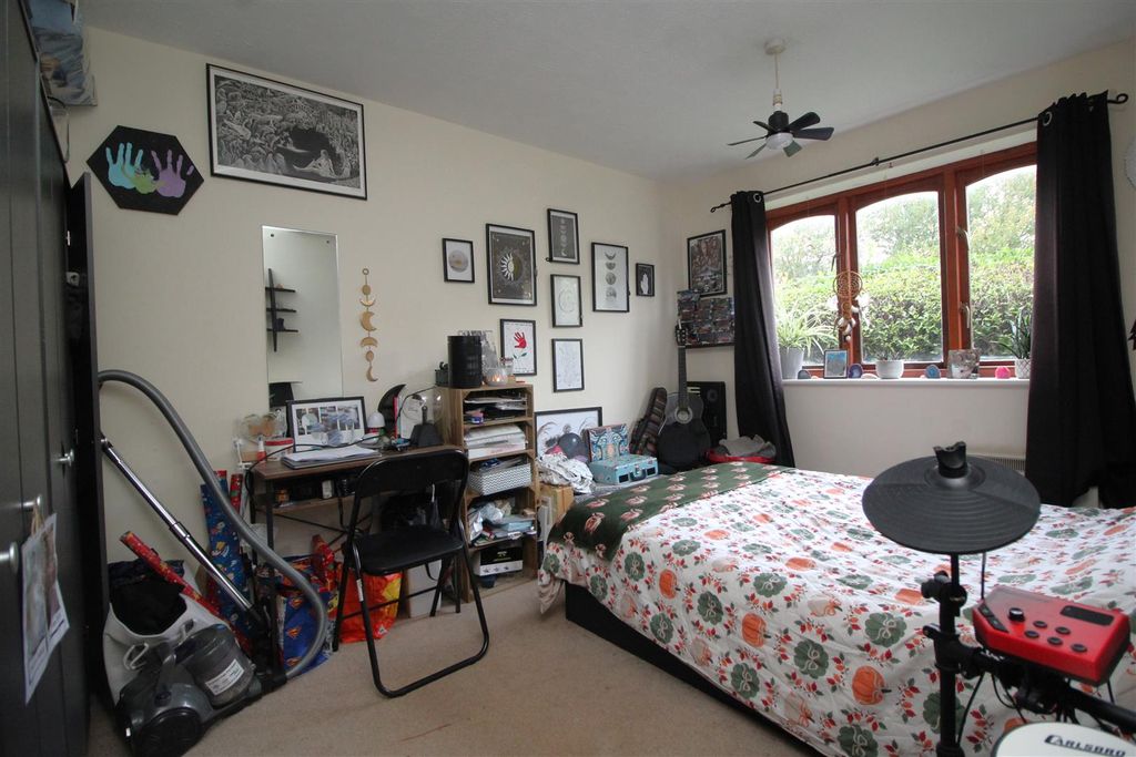 Property photo 3 of 8 Bedroom 1 .Jpg