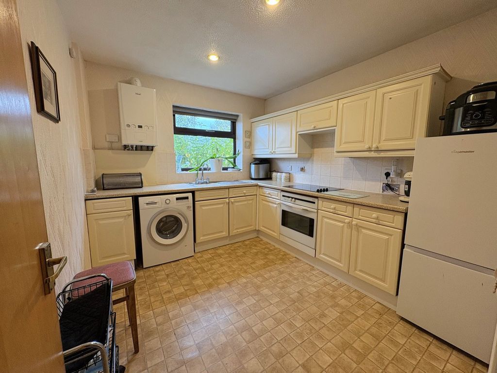 Property photo 2 of 13