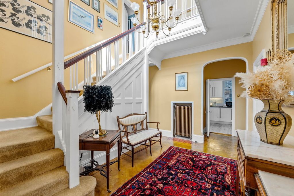 Property photo 2 of 36