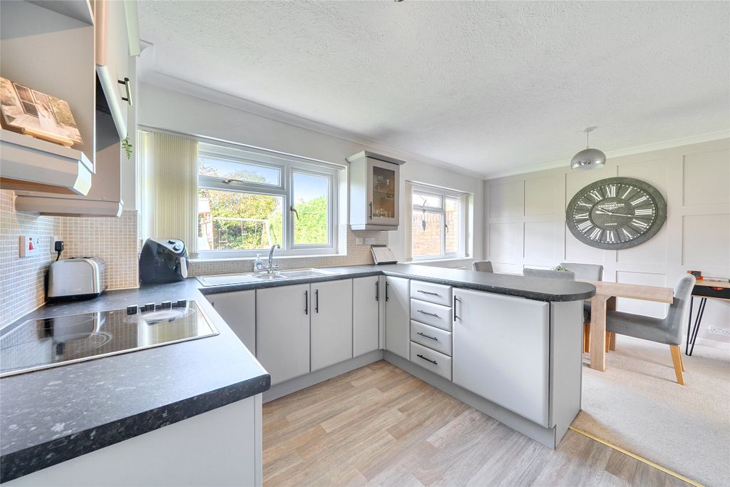 Property photo 3 of 18 Kitchen/Diner