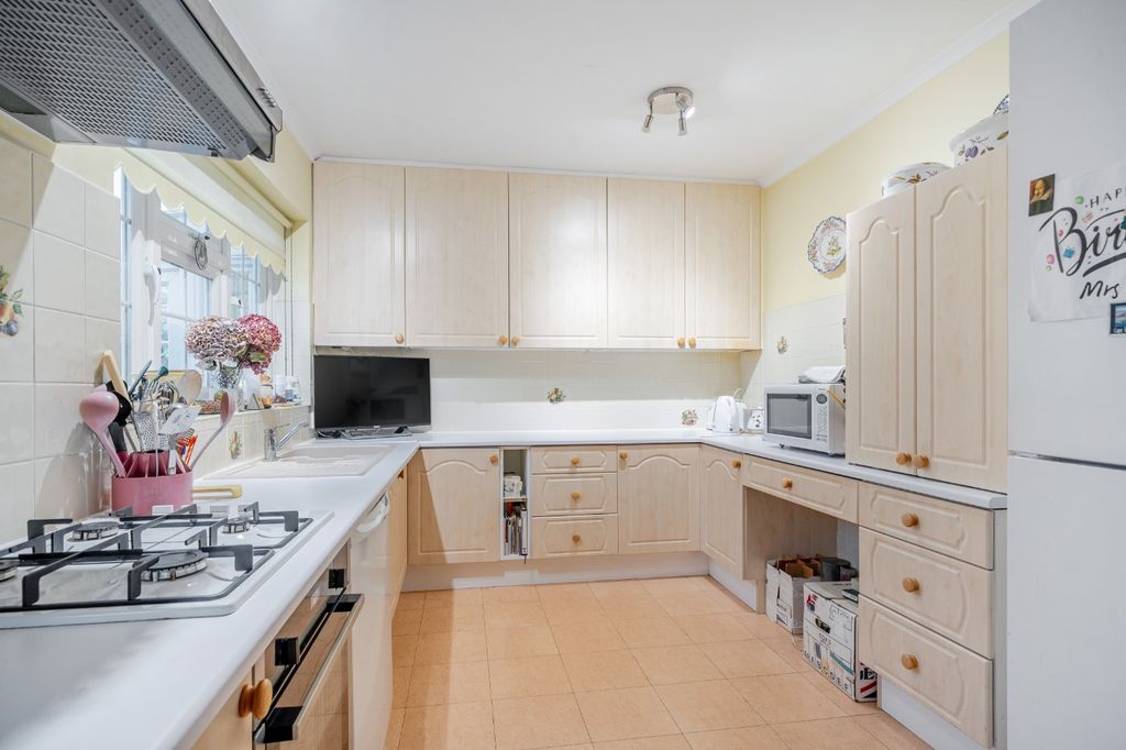 Property photo 3 of 18 Picture No. 05