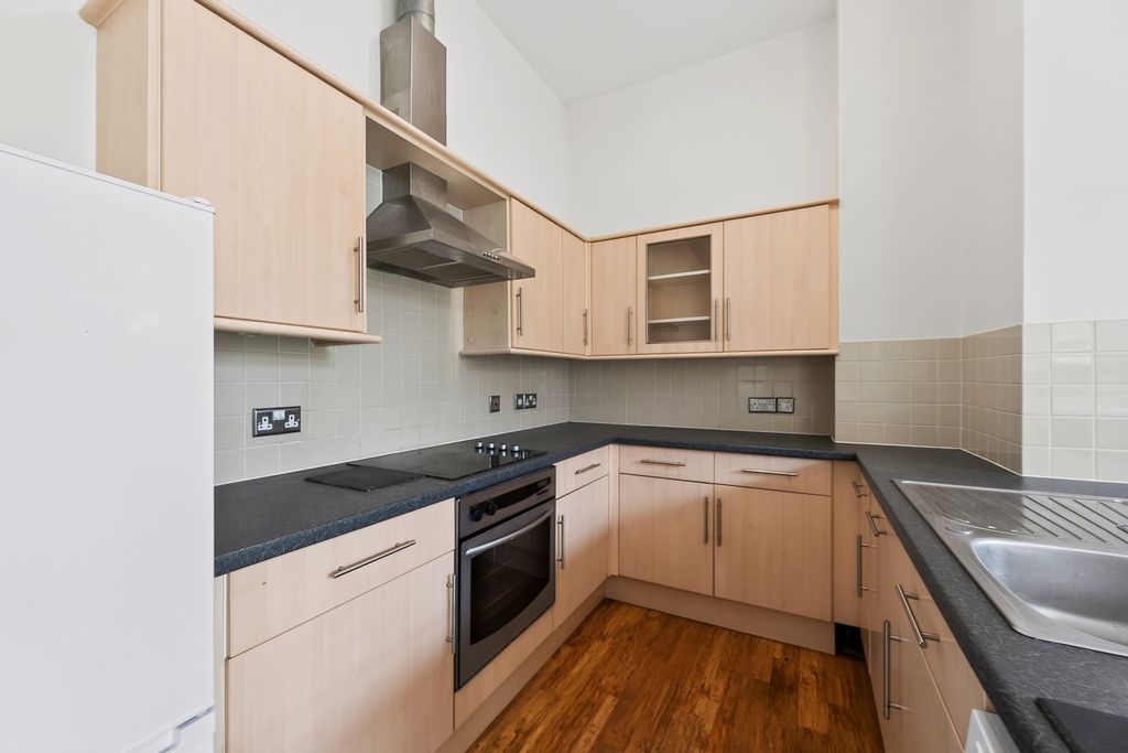 Property photo 3 of 15 Living/Kitchen/Diner