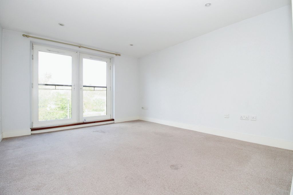 Property photo 2 of 11 Balcony