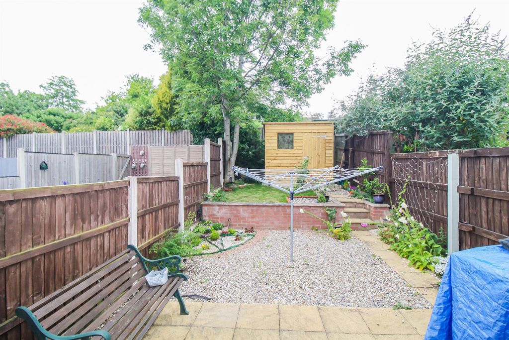 Property photo 1 of 11 Outside