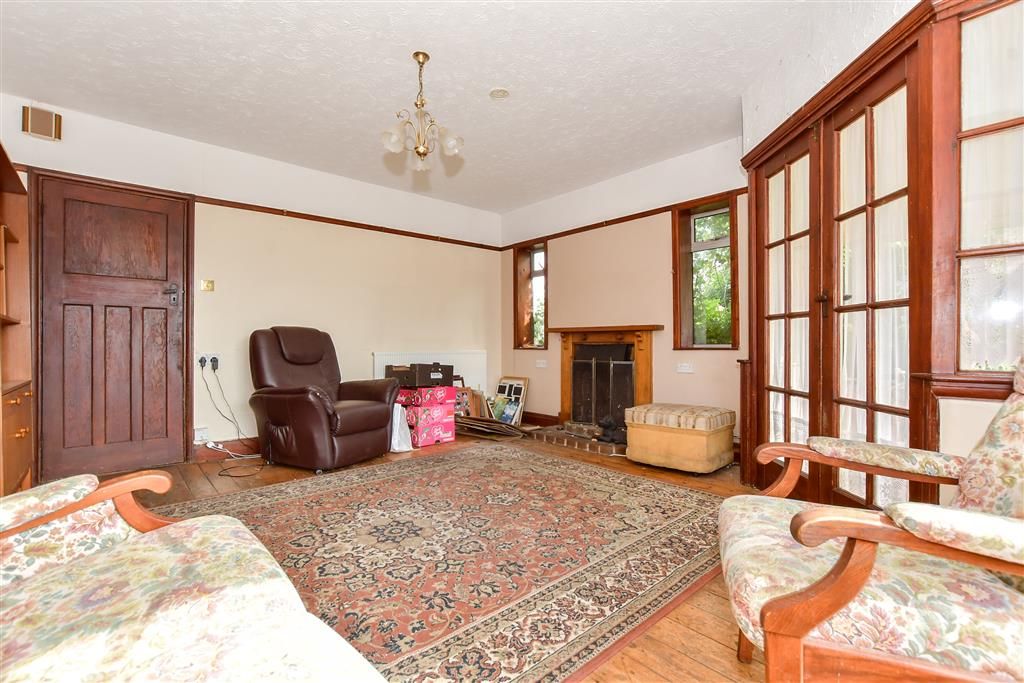 Property photo 2 of 12 Lounge