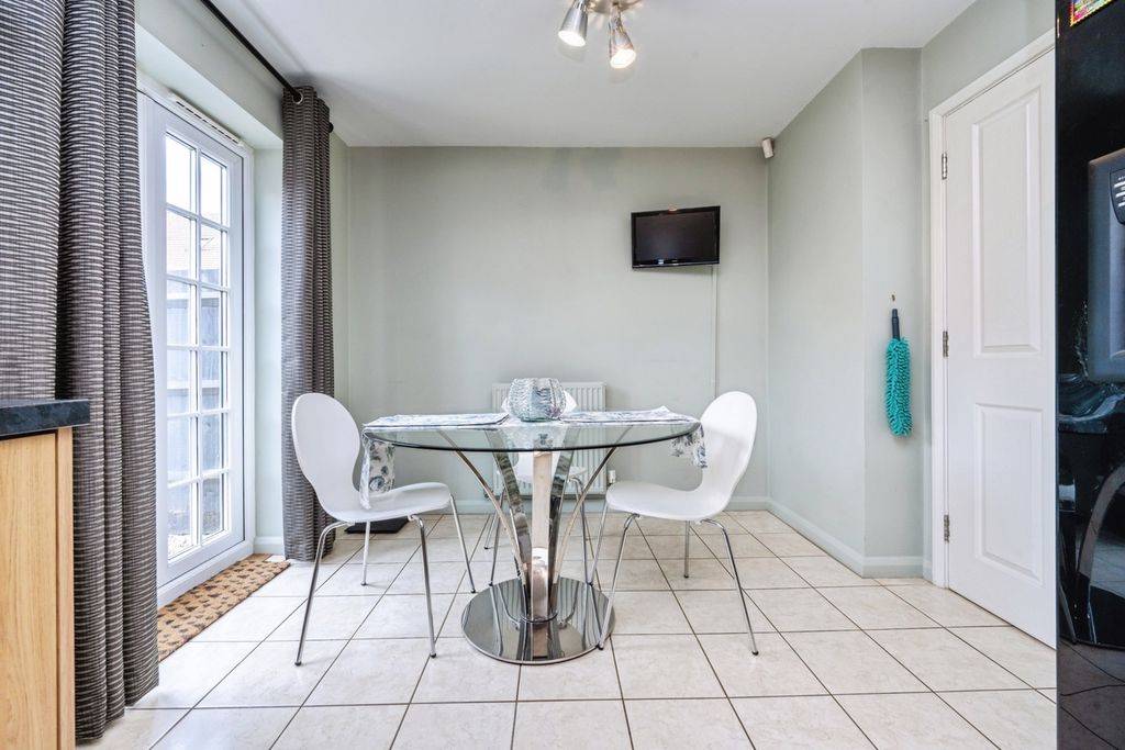 Property photo 3 of 17 Photo