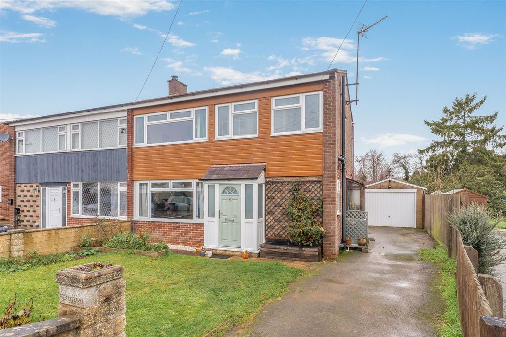 Property photo 1 of 15 23 Newcombe Close, Milcombe-2.Jpg