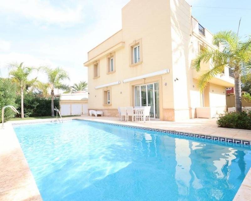 Property photo 1 of 34