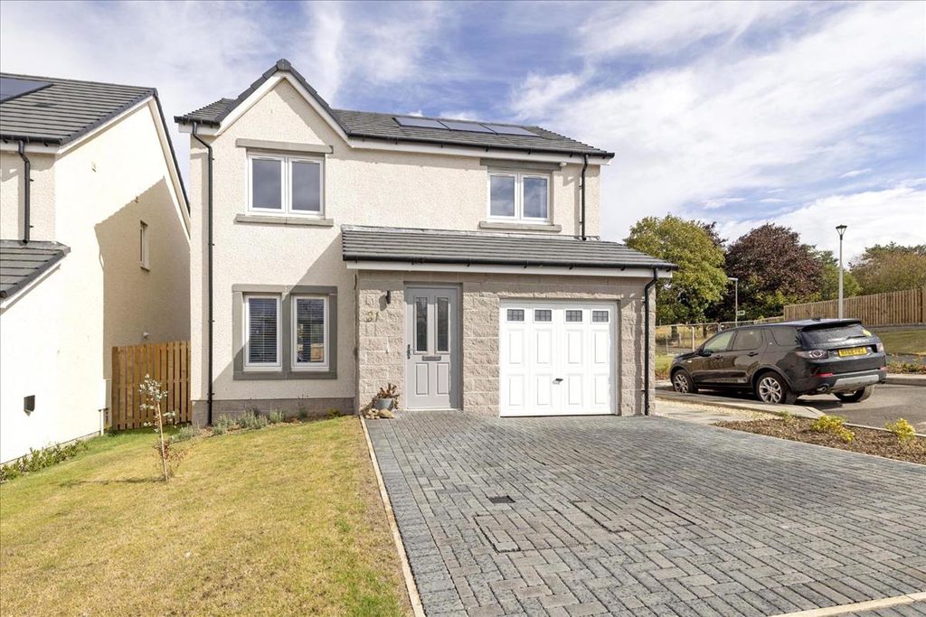 Property photo 1 of 31