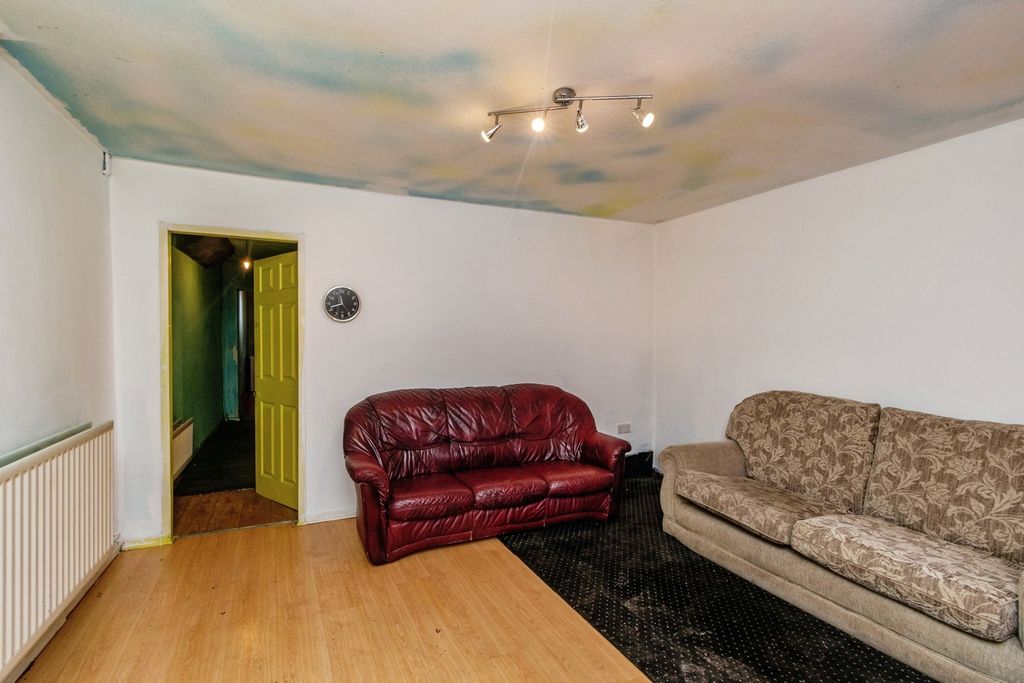 Property photo 3 of 19 Pbox-Img.Jpg