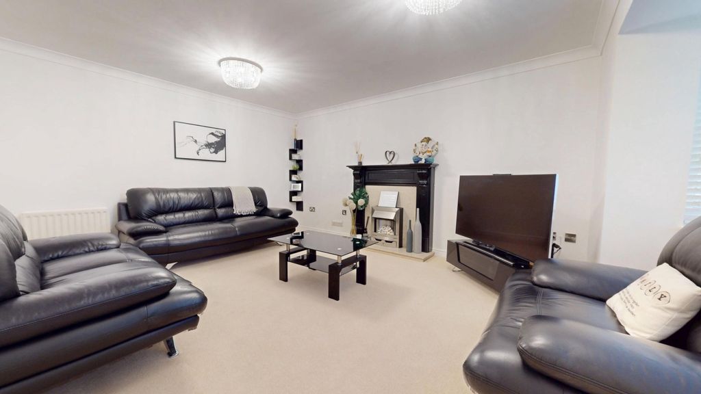 Property photo 3 of 25 4765444