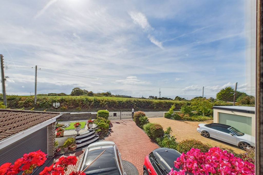 Property photo 2 of 22 Picture No. 20