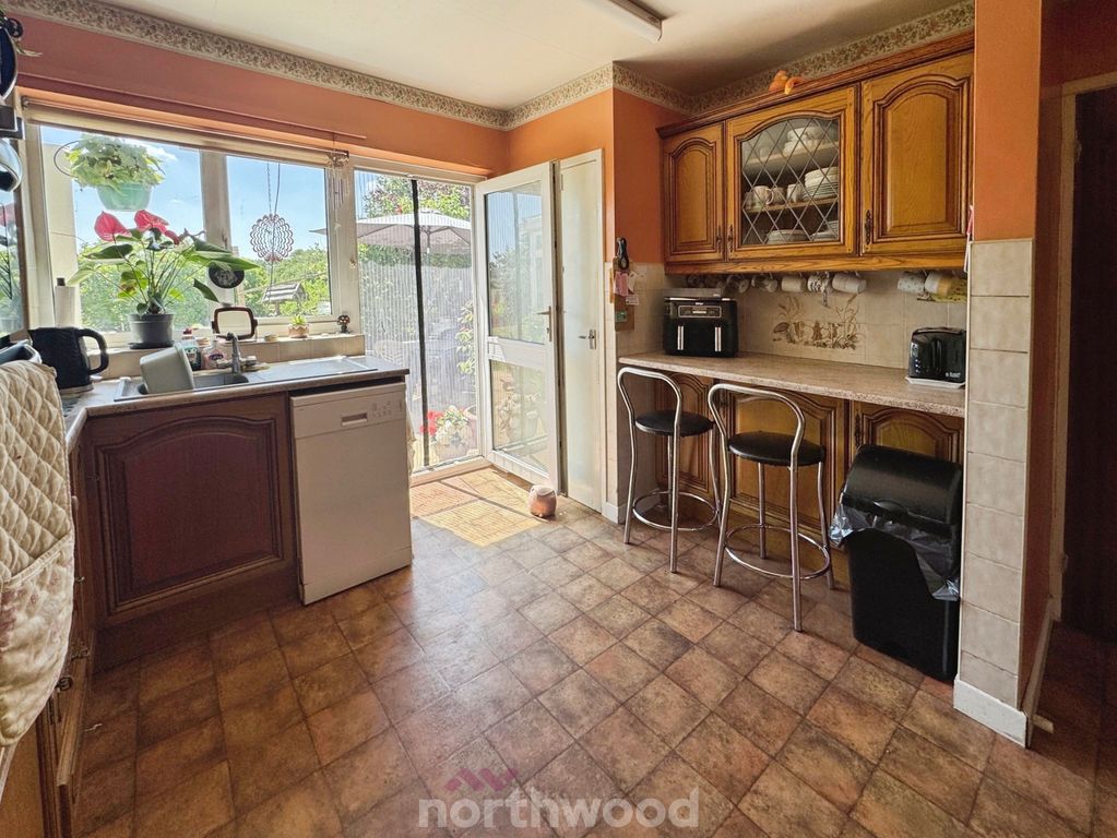 Property photo 2 of 29