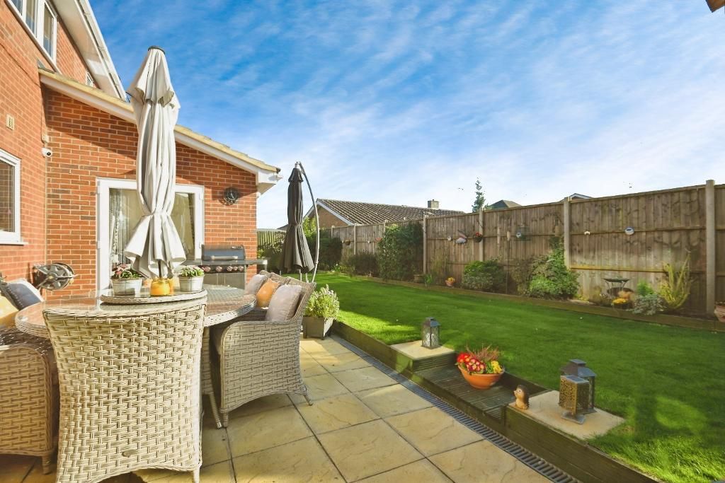 Property photo 3 of 34 Garden View